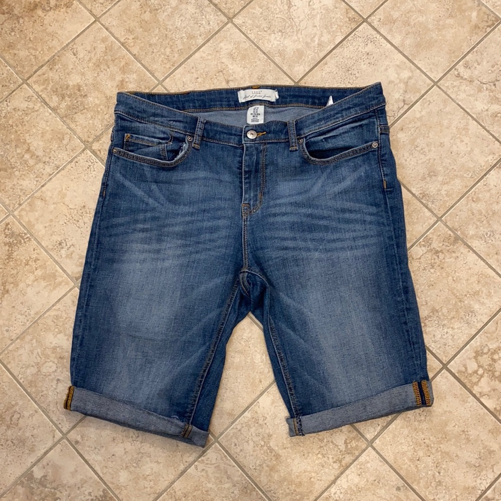 H&m LOGG Bermuda jeans size 32